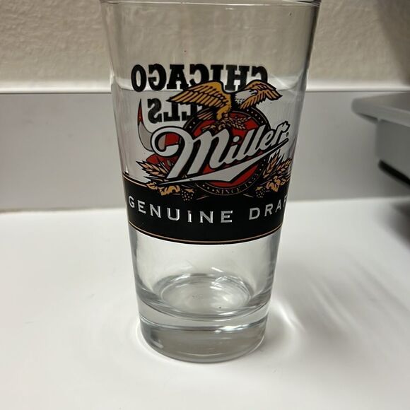 Chicago Bulls Miller Genuine Draft Pint Glass - Picture 2 of 2